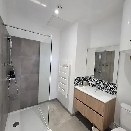 Le - Netflix Wifi Parking Gare -